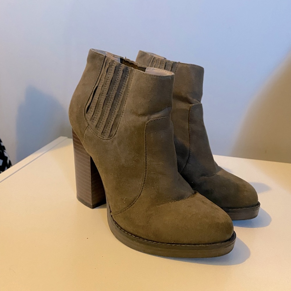 ZARA Green chunky high heels